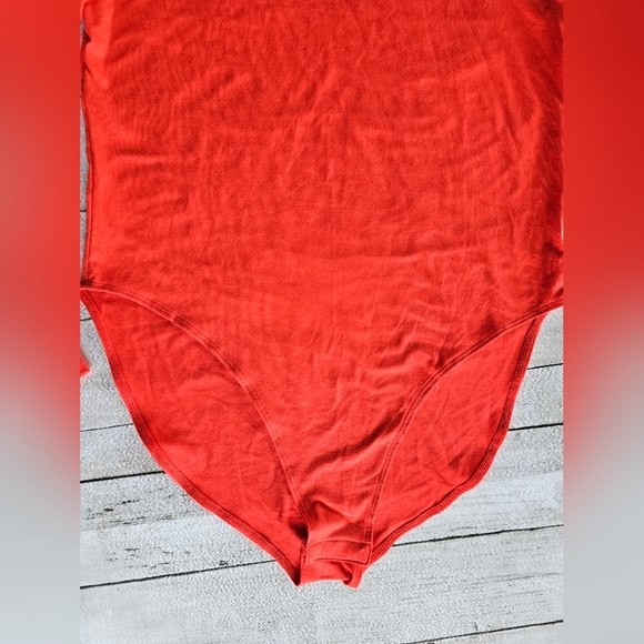 NWT Cabana by Crown & Ivy Butter Soft Vibrant Coral/Orange Turtleneck Bodysuit - Picture 3 of 13